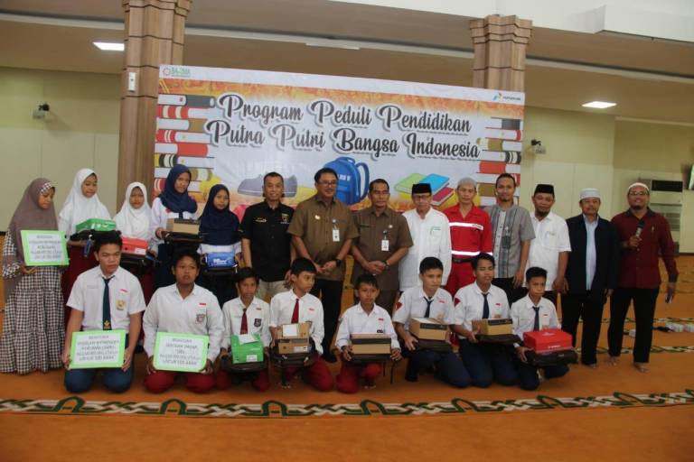 Pertamina Ru V Bazma Pertamina Refinery Unit V Balikpapan Berikan Santunan 300 Paket ...