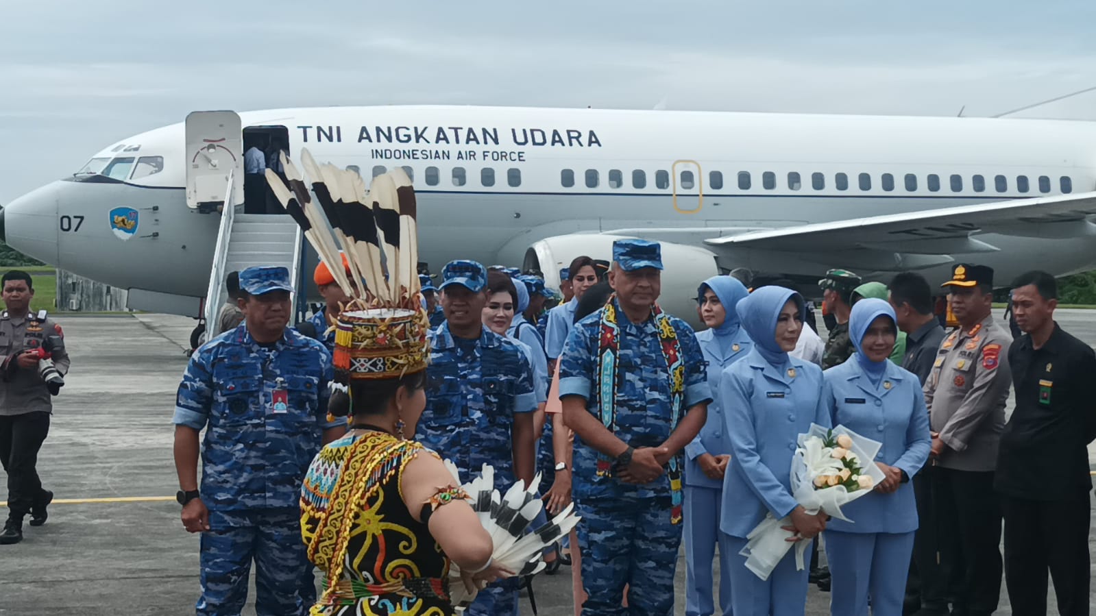TNI AU