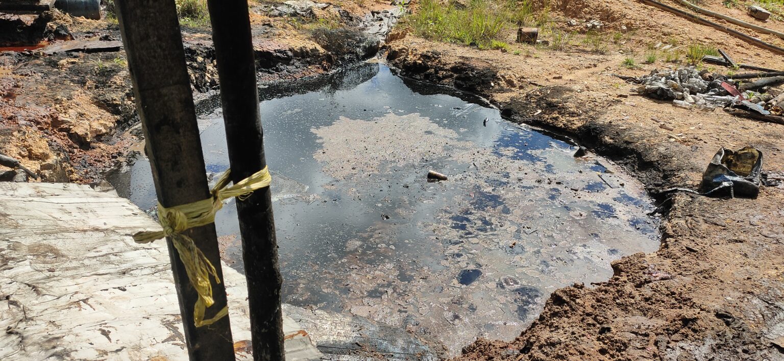 Kolam limbah hasil pengolahan Minyak Kotor (Miko) sawit milik PT PAR menimbulkan bau tidak sedap dan diduga cemari lingkungan, Kamis (11/5/2023).