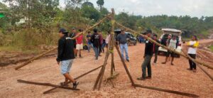 penutup jalan