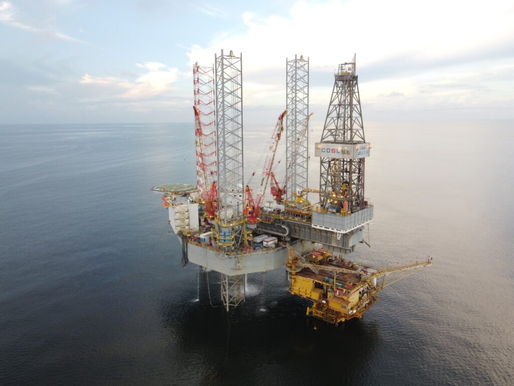 pengeboran sumur migas offshore