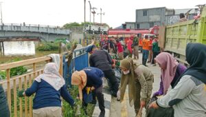 Brimob Kaltim karya bakti 2025