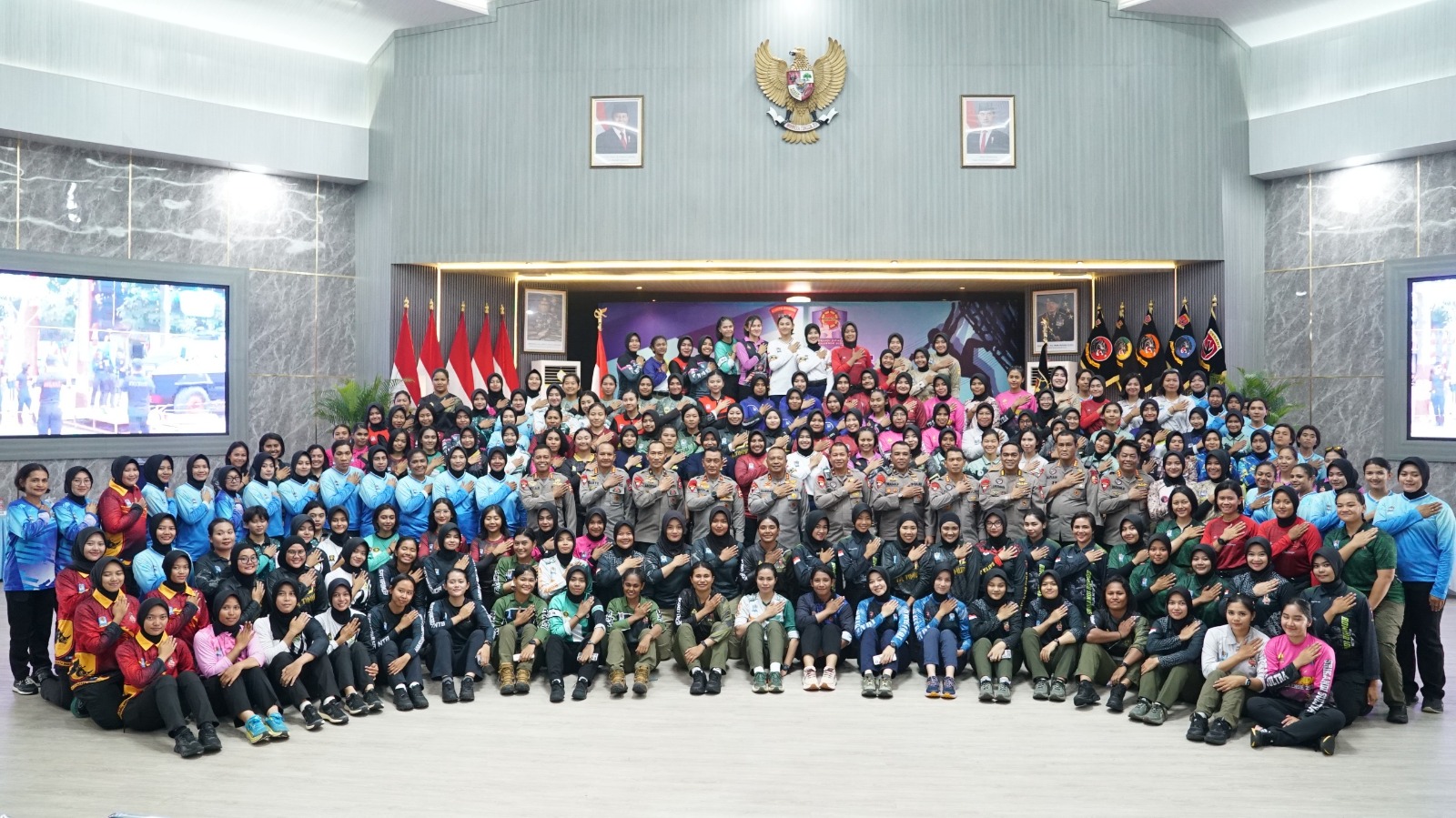 Polwan Satbrimob Polda Kaltim