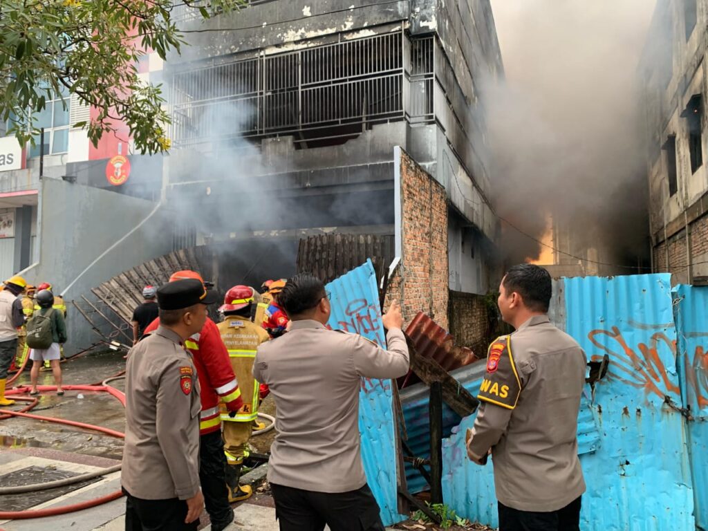 kebakaran gudang Balikpapan