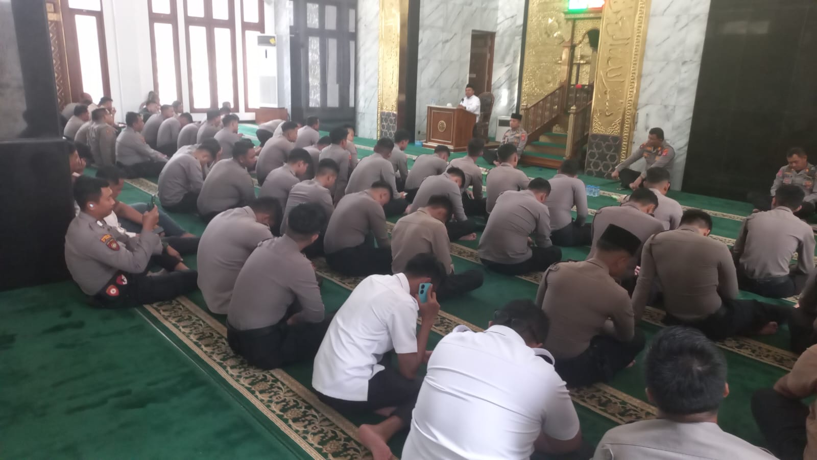 shalat subuh polresta balikpapan
