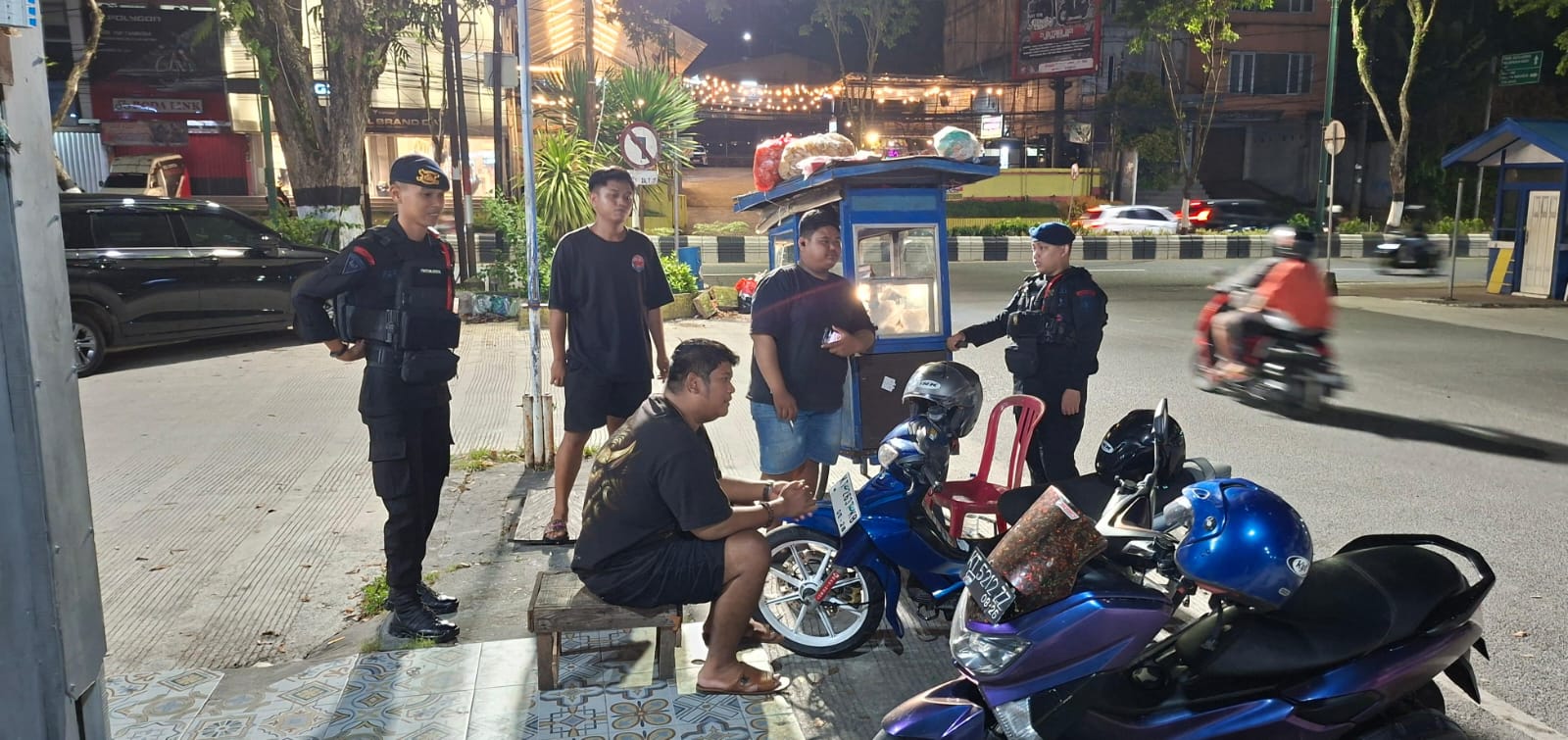 Patroli malam Brimob