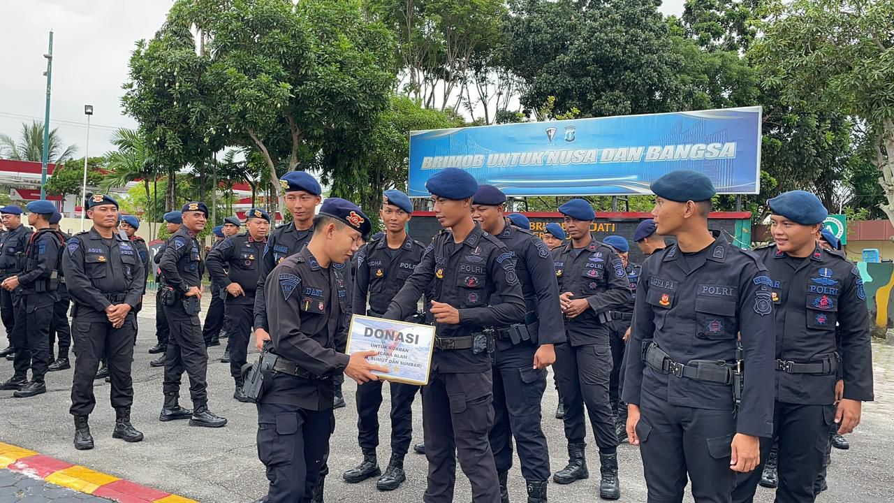 Brimob Kaltim donasi