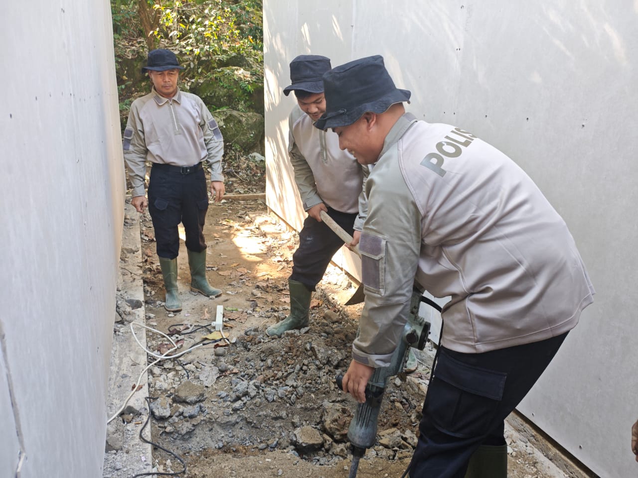 Huntara Puluik Puluik