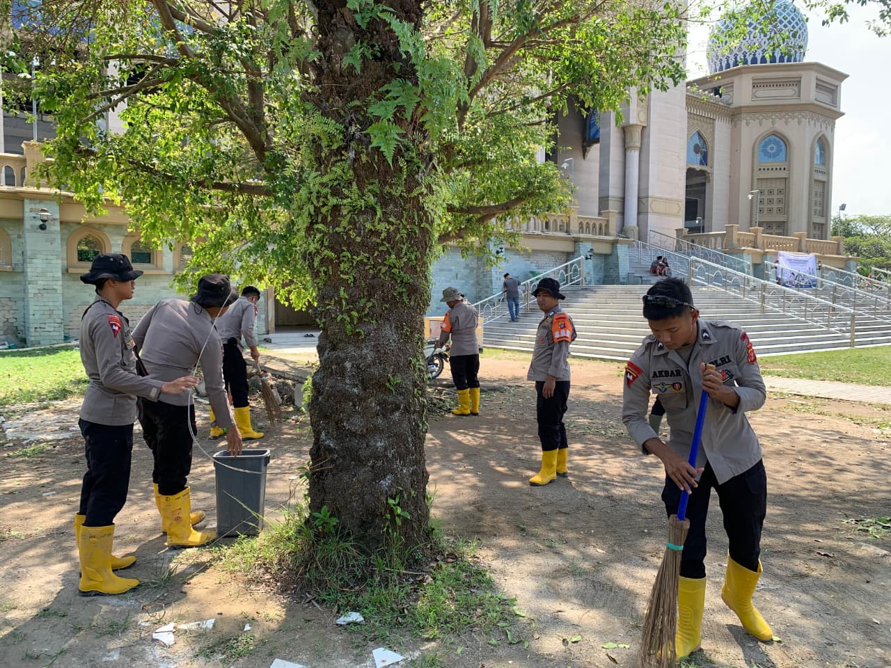 Brimob Kaltim bantu Aceh