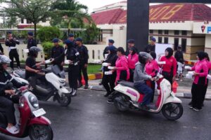 Brimob Polda Kaltim berbagi takjil
