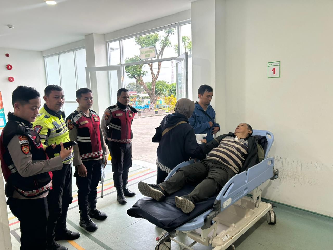 evakuasi lansia Bogor