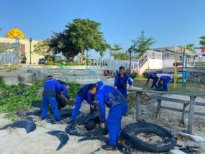 bersih pantai balikpapan