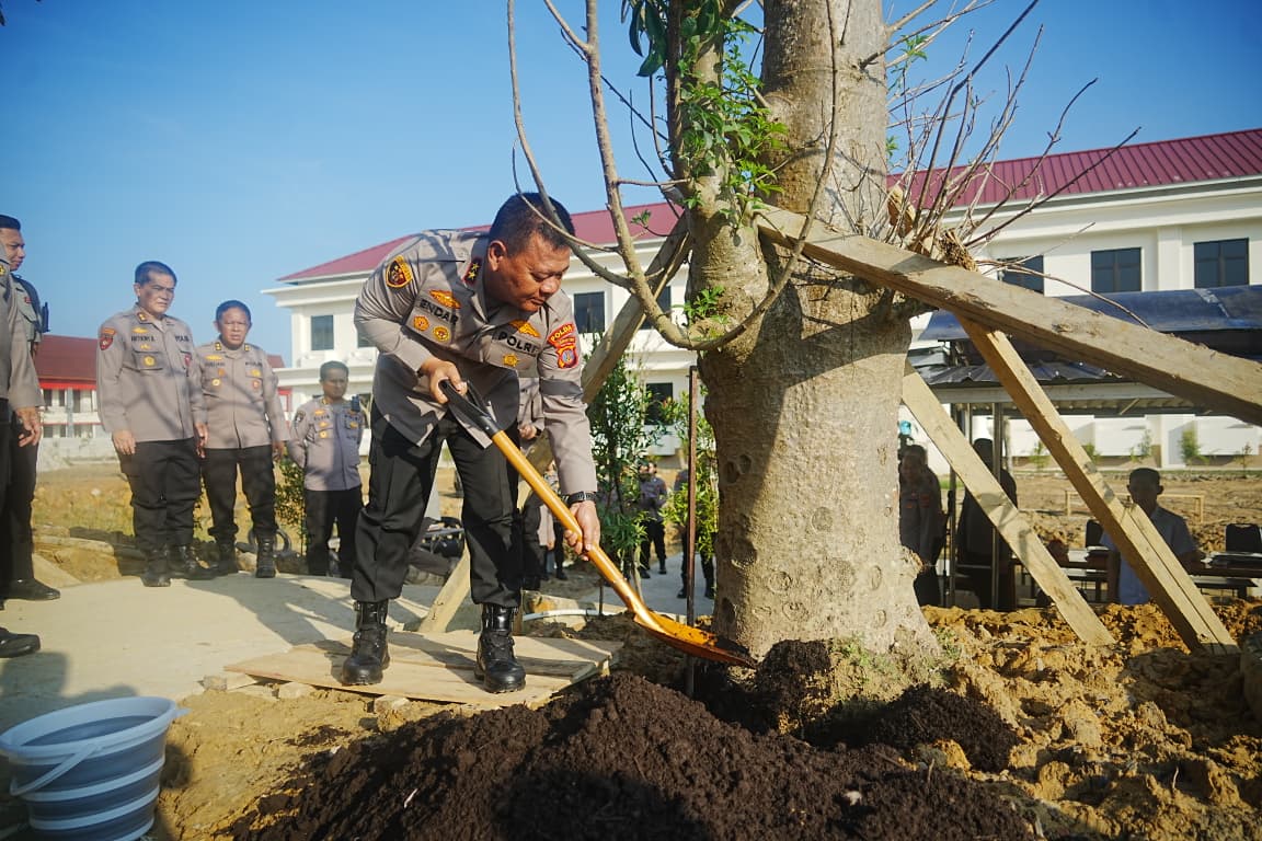 Kapolda Kaltim tanam pohon