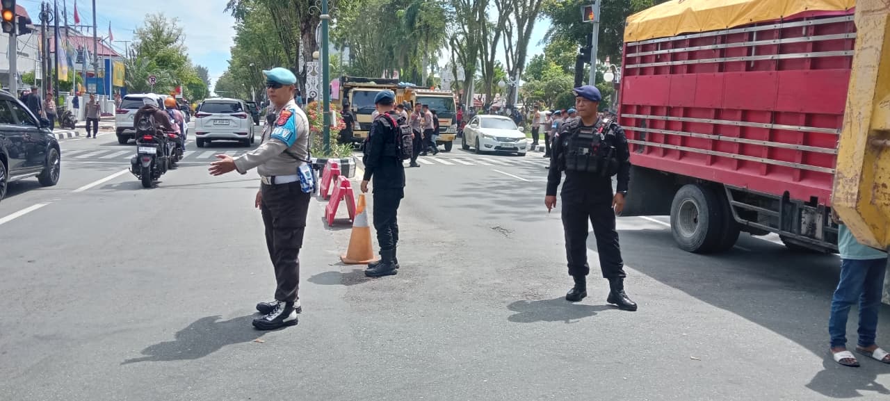 demo sopir truk Balikpapan
