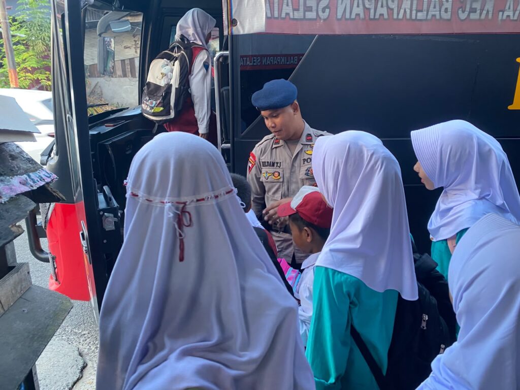 Bus Sekolah Gratis