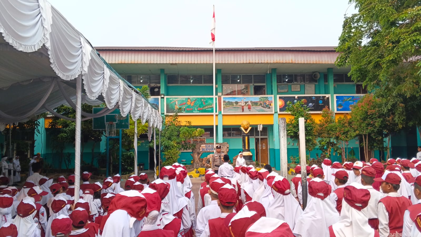 Polisi Go To School